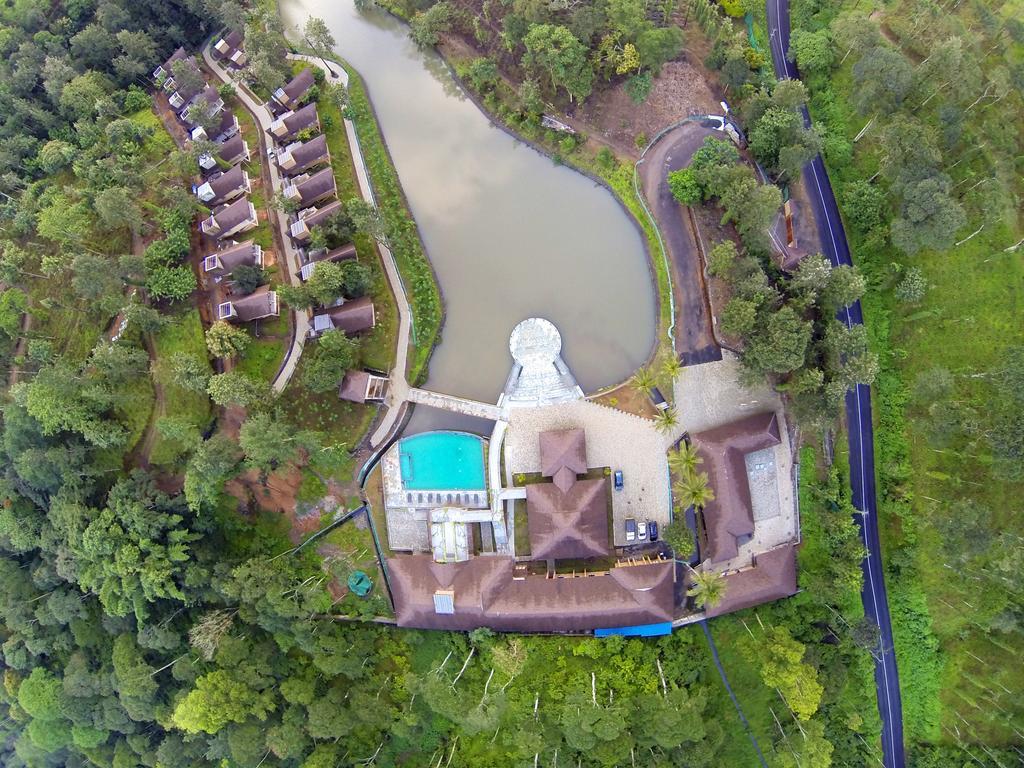 Kofiland Resort Thekkady Exterior photo