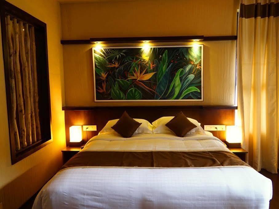 Kofiland Resort Thekkady Exterior photo