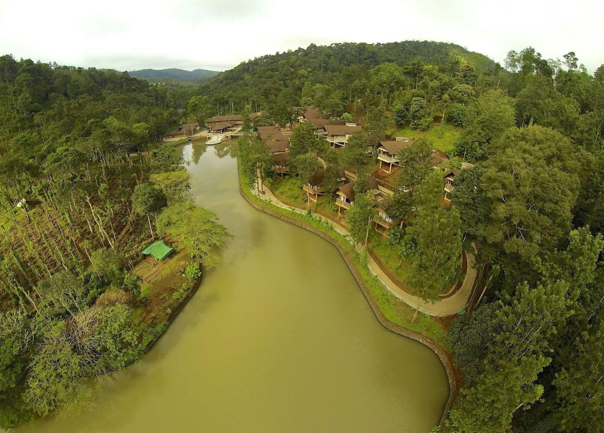 Kofiland Resort Thekkady Exterior photo